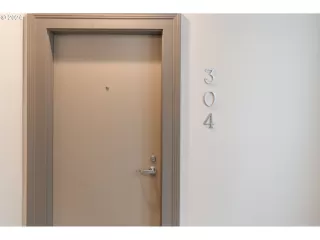 Photo #2: 24316976 Listing