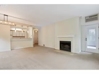 Photo #6: 24316976 Listing