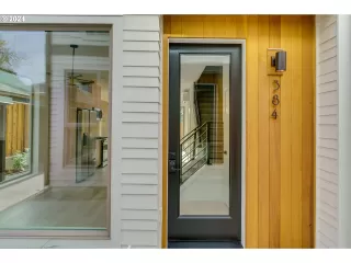 Photo #1: 24317589 Listing