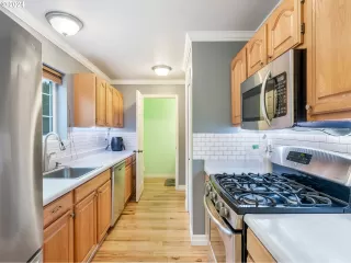 Photo #1: 24317900 Listing