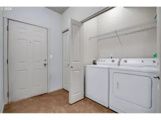 Photo #2: 24318169 Listing 