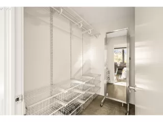 Photo #4: 24318573 Listing 