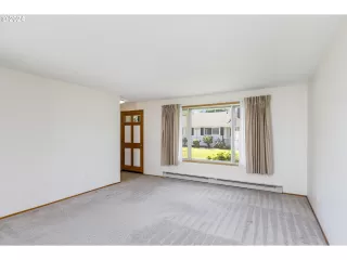 Photo #3: 24318647 Listing