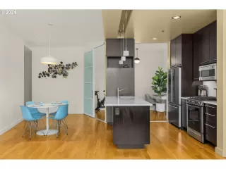 Photo #2: 24319105 Listing