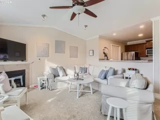 Photo #4: 24320338 Listing 