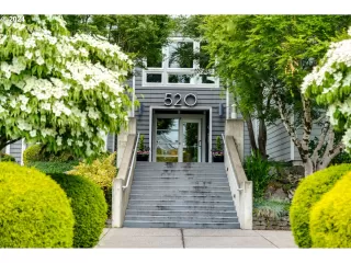 Photo #3: 24321049 Listing