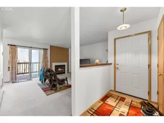 Photo #4: 24321601 Listing