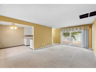 Photo #3: 24322308 Listing