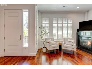 Photo #3: 24322598 Listing