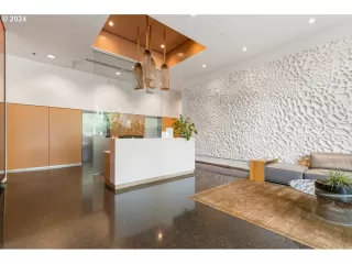 Photo #4: 24322654 Listing