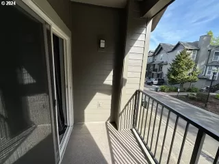 Photo #6: 24323335 Listing