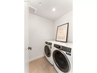 Photo #6: 24323637 Listing