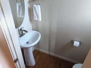 Photo #4: 24323798 Listing