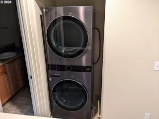 Photo #6: 24323798 Listing