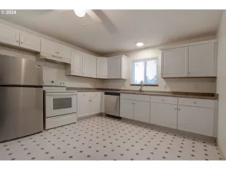 Photo #1: 24324668 Listing