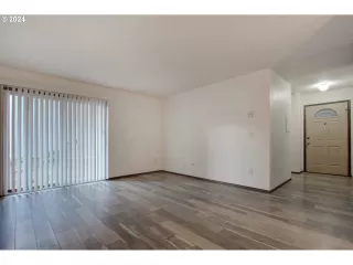 Photo #2: 24324668 Listing