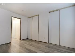 Photo #6: 24324668 Listing