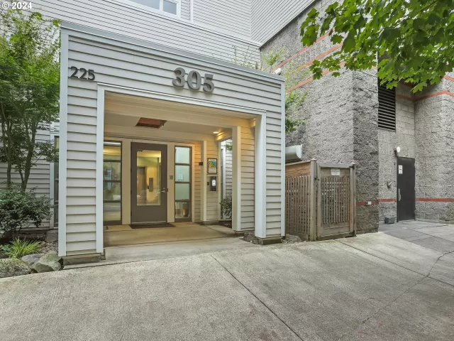 MLS: 24325394 Condo For Sale