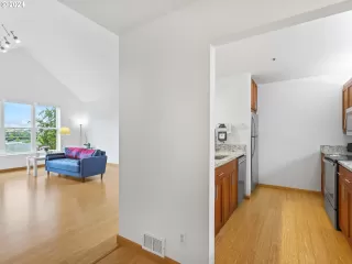 Photo #3: 24325394 Listing 