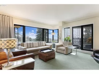 Photo #6: 24325837 Listing