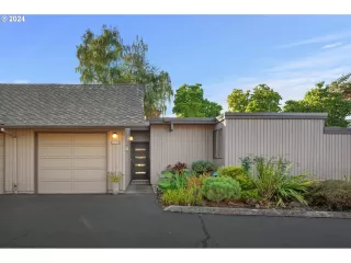 More Details about MLS # 24326715 : 7944 SW SCHOLLS FERRY RD