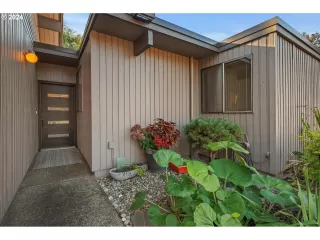 Photo #4: 24326715 Listing