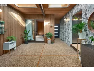 Photo #5: 24326715 Listing