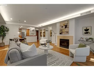 Photo #4: 24327074 Listing