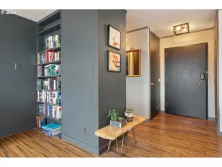 More Details about MLS # 24327901 : 1220 NE 17TH AVE 4C