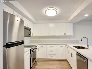 Photo #2: 24328122 Listing