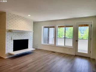 Photo #6: 24328122 Listing