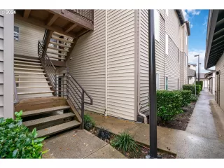 Photo #3: 24328147 Listing