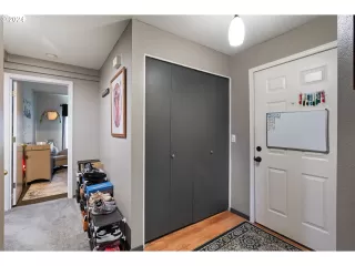 Photo #5: 24328147 Listing