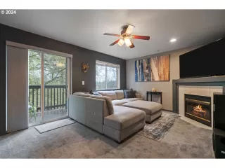 Photo #6: 24328147 Listing