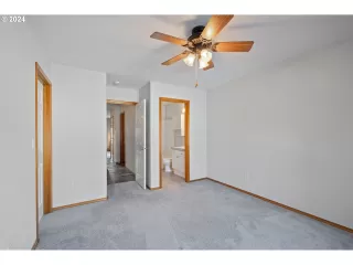 Photo #4: 24328350 Listing