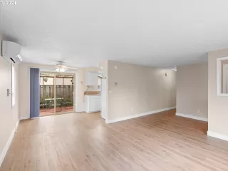 Photo #4: 24328642 Listing