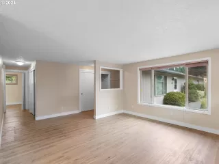 Photo #6: 24328642 Listing