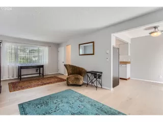 Photo #3: 24328992 Listing