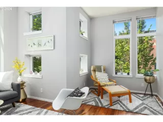 Photo #2: 24329263 Listing