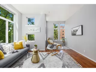 Photo #4: 24329263 Listing