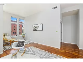 Photo #5: 24329263 Listing