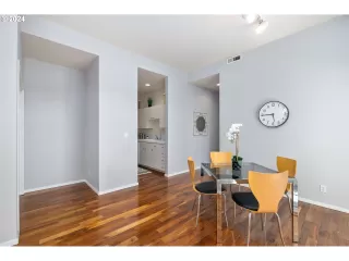 Photo #6: 24329263 Listing