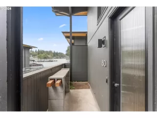 Photo #4: 24329294 Listing