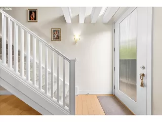 Photo #5: 24329294 Listing