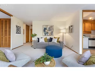 Photo #3: 24329324 Listing