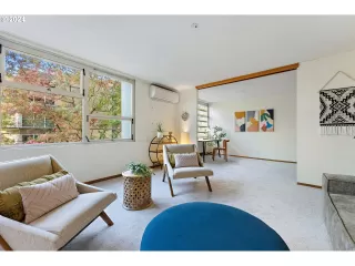 Photo #6: 24329324 Listing