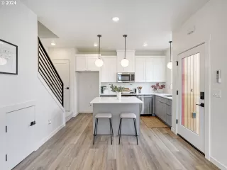 Photo #2: 24329430 Listing 