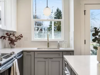 Photo #5: 24329430 Listing 