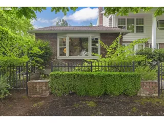 Photo #2: 24330001 Listing 