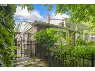 Photo #4: 24330001 Listing 